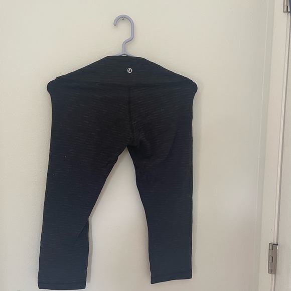Lululemon cropped mid rise Align leggings. Black pinstripe. Size 10. - Picture 2 of 2